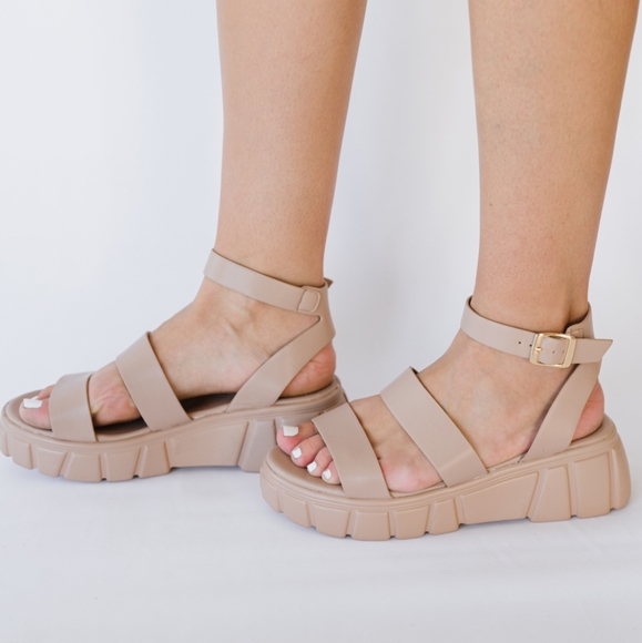 Best Foot Forward Platform Sandals Cream - Picture 5 of 5